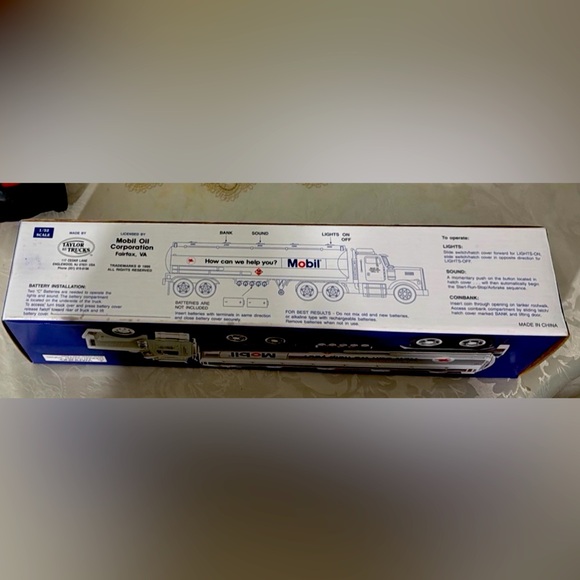 Limited edition, 1999 3rd Series Mobil Toy Tanker Truck - Silver. Mint c… - Picture 2 of 5